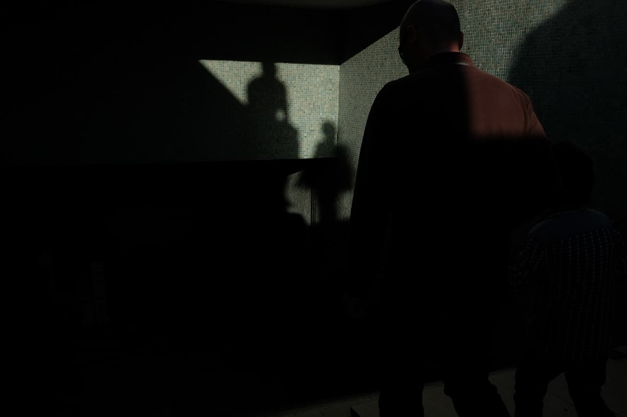 OH LISBOA YOUR LIGHT MY SHADOW